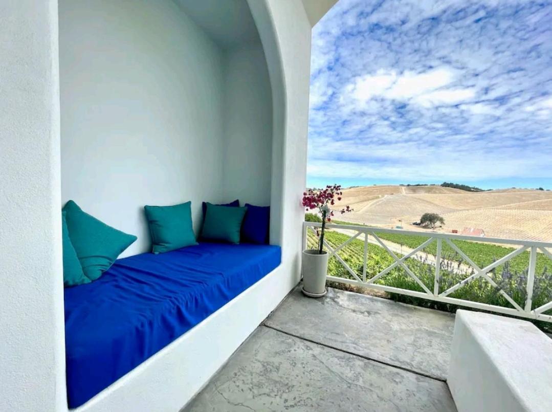 Executive Suite,1756447330:JPEG